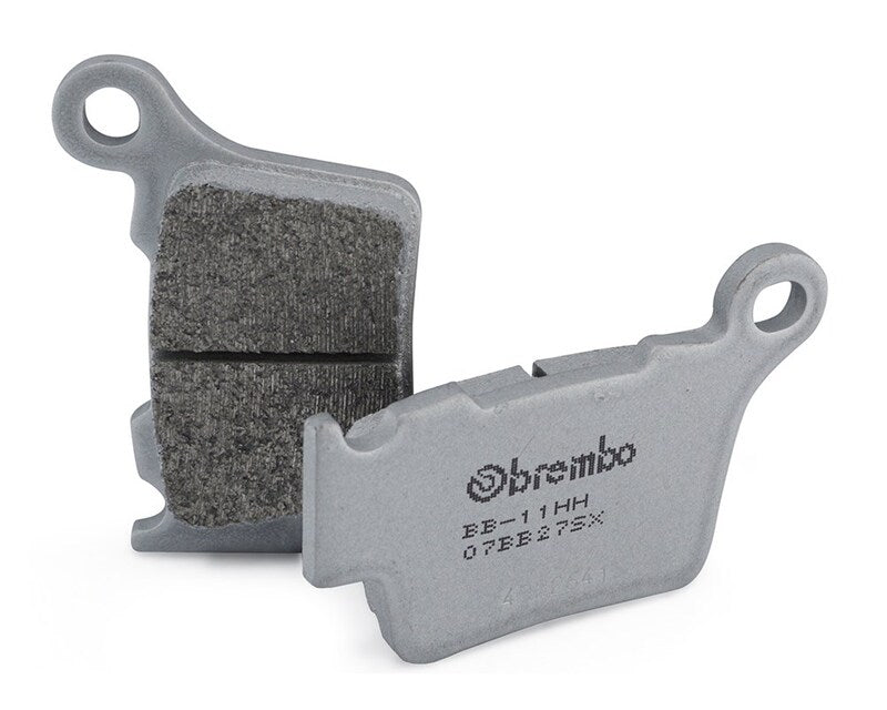 Plaquettes de frein arrière Brembo 07BB27SX métal fritté SX - vue trois quarts du jeu de deux plaquettes