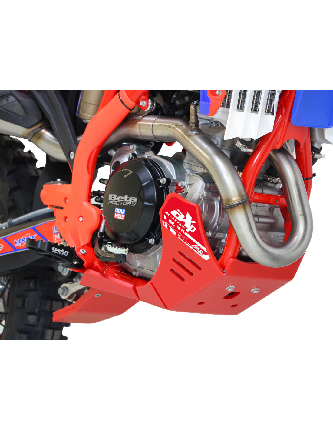 Sabot AXP Xtreme 8mm Beta 350 390 430 480 RR protection moteur hard enduro rouge avec moto