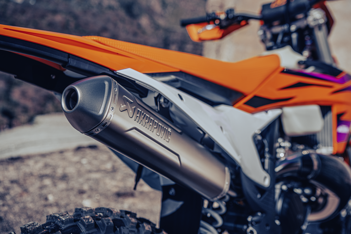 Silencieux Akrapovič titane KTM Husqvarna GasGas 125 250 300 350 450 500 2024 à 2027 référence A45005979000