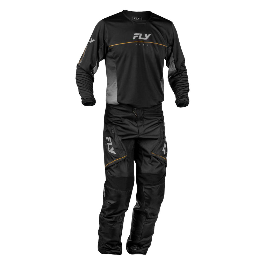 Tenue enduro Fly Racing Patrol Over-Boot 2027 Noir Gris portée - maillot et pantalon