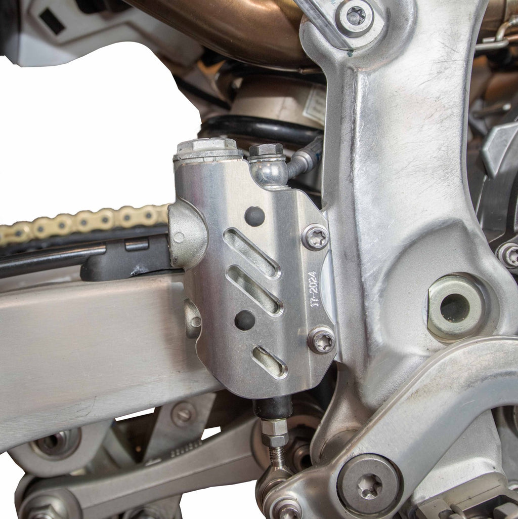 Protection Maître-Cylindre Frein Arrière 4T 250/450 Enduro Engineering Triumph 2024 - 2027